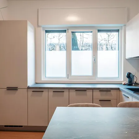 Essenza Moderna Stazione E Centro Appartement *